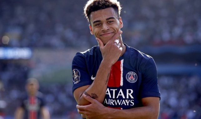 Désiré Doué con el PSG