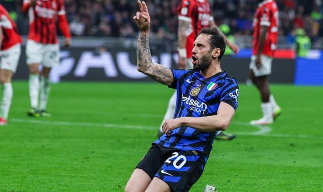 Hakan Çalhanoglu con el Inter de Milán